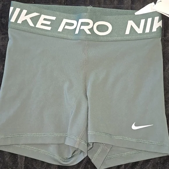 NikePro 3in ShortsNikeVintage Green/White SZ:XS NEW - Picture 7 of 10